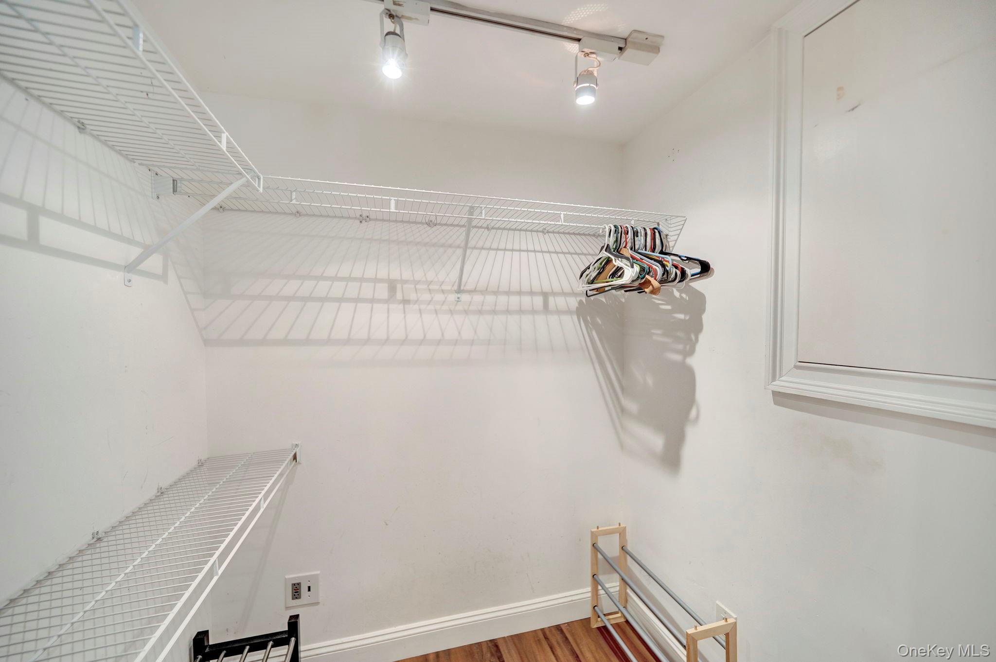 26 Lindner, Smithtown, NY 11787