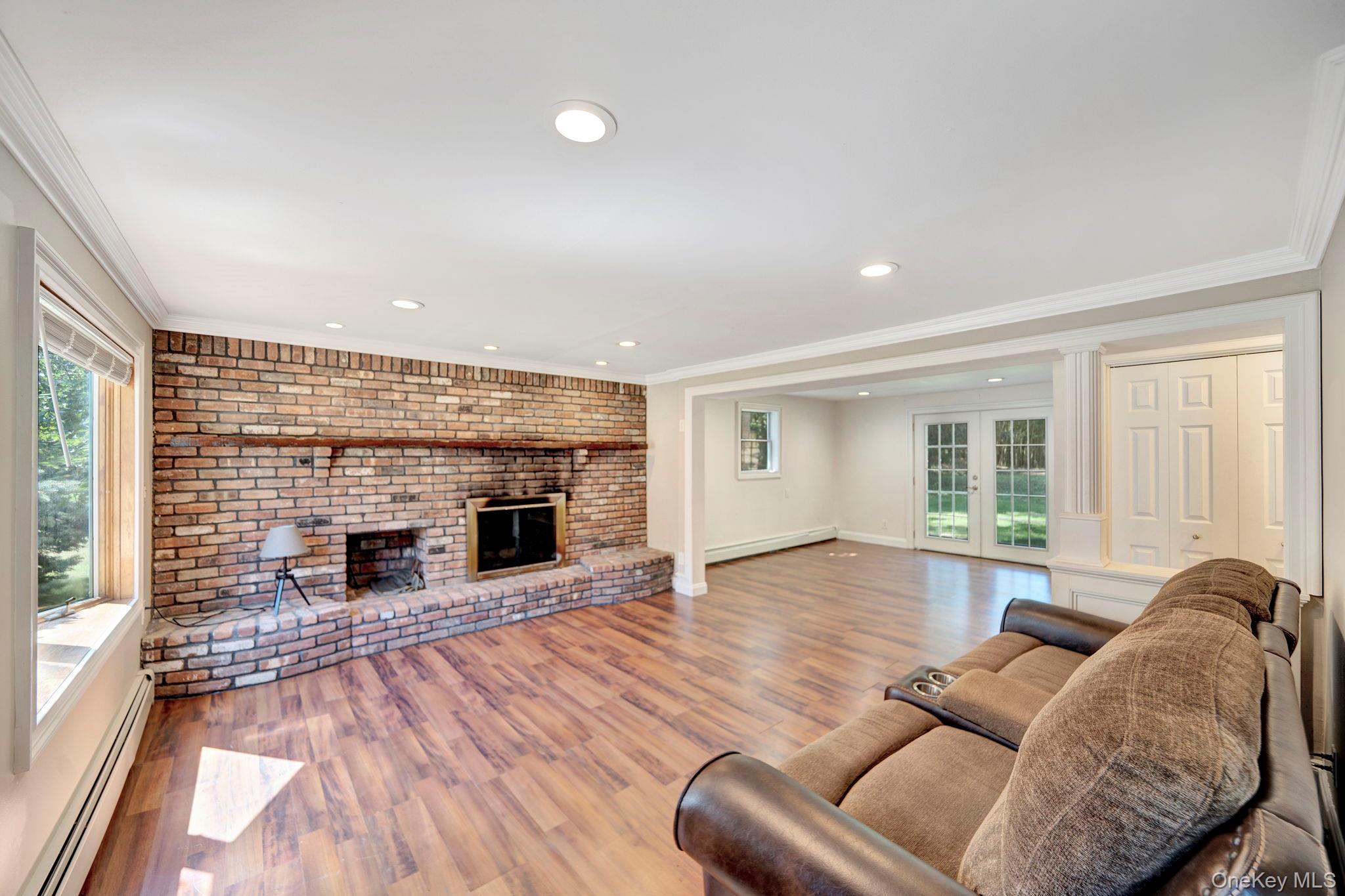 26 Lindner, Smithtown, NY 11787