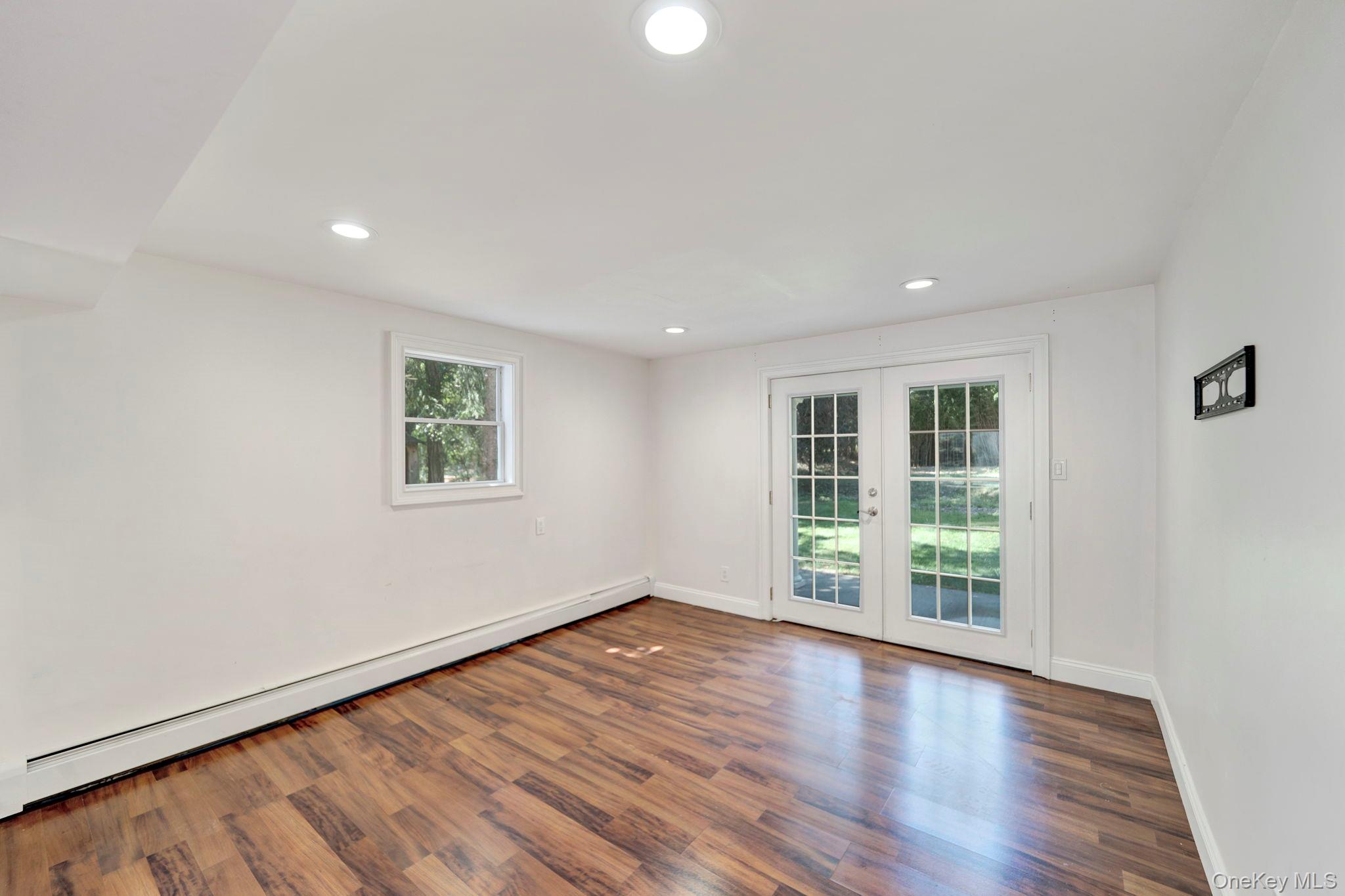 26 Lindner, Smithtown, NY 11787