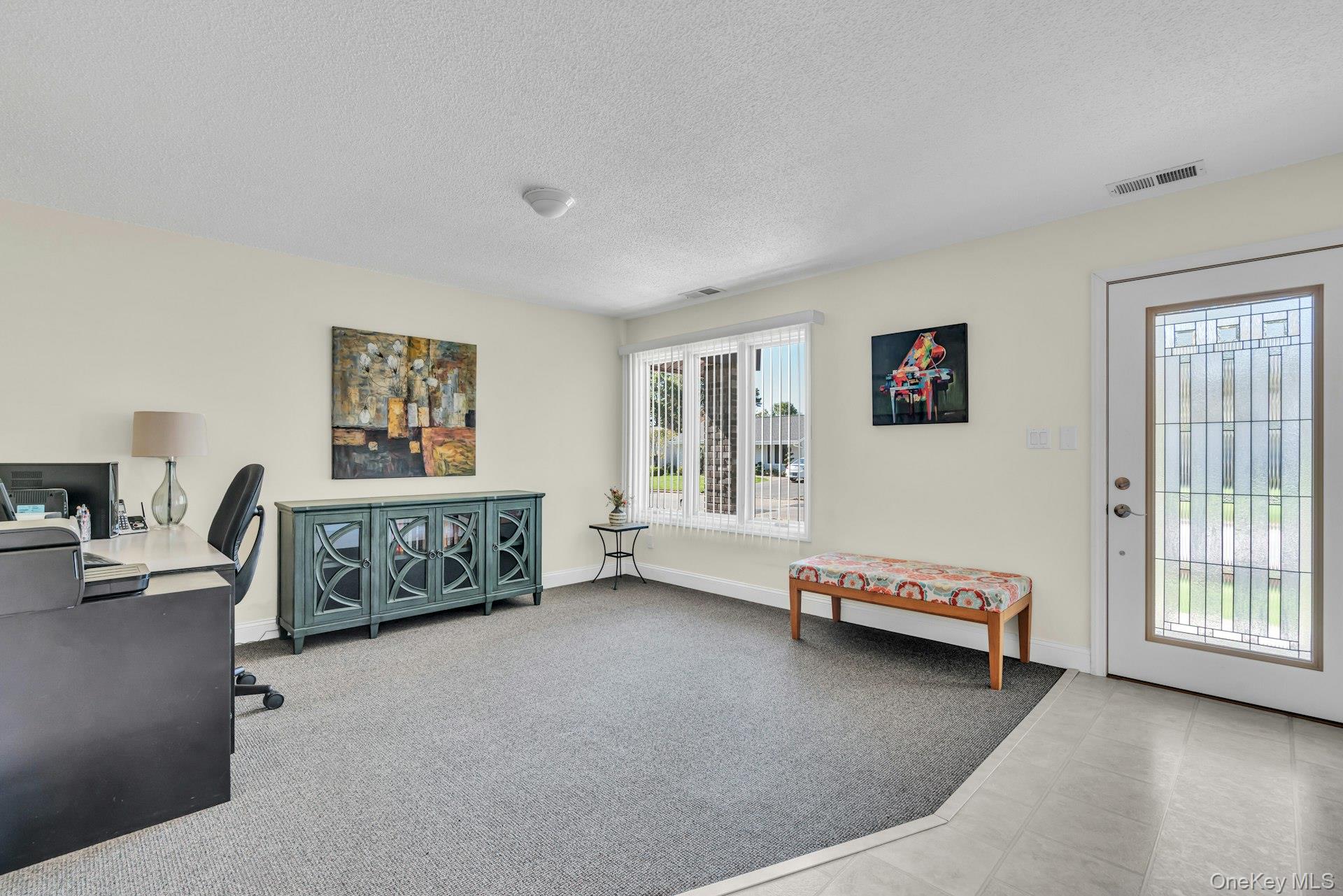 36 Summerwood Road, Holbrook, NY 11741