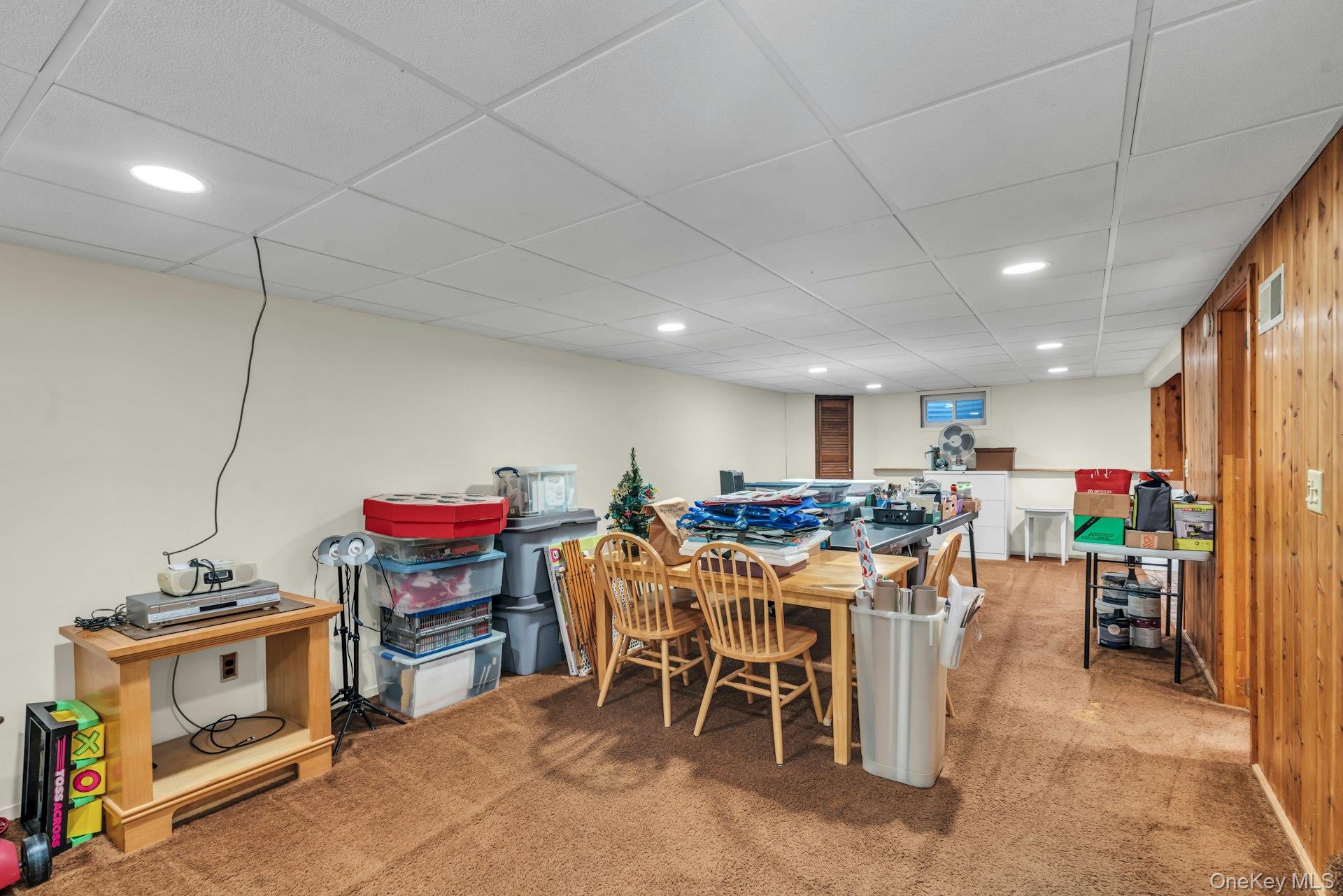 36 Summerwood Road, Holbrook, NY 11741