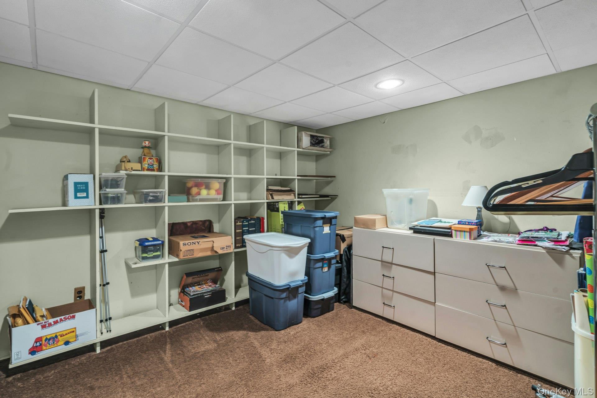 36 Summerwood Road, Holbrook, NY 11741