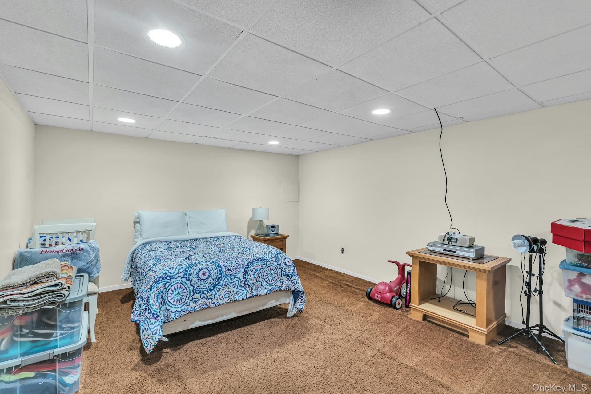 36 Summerwood Road, Holbrook, NY 11741