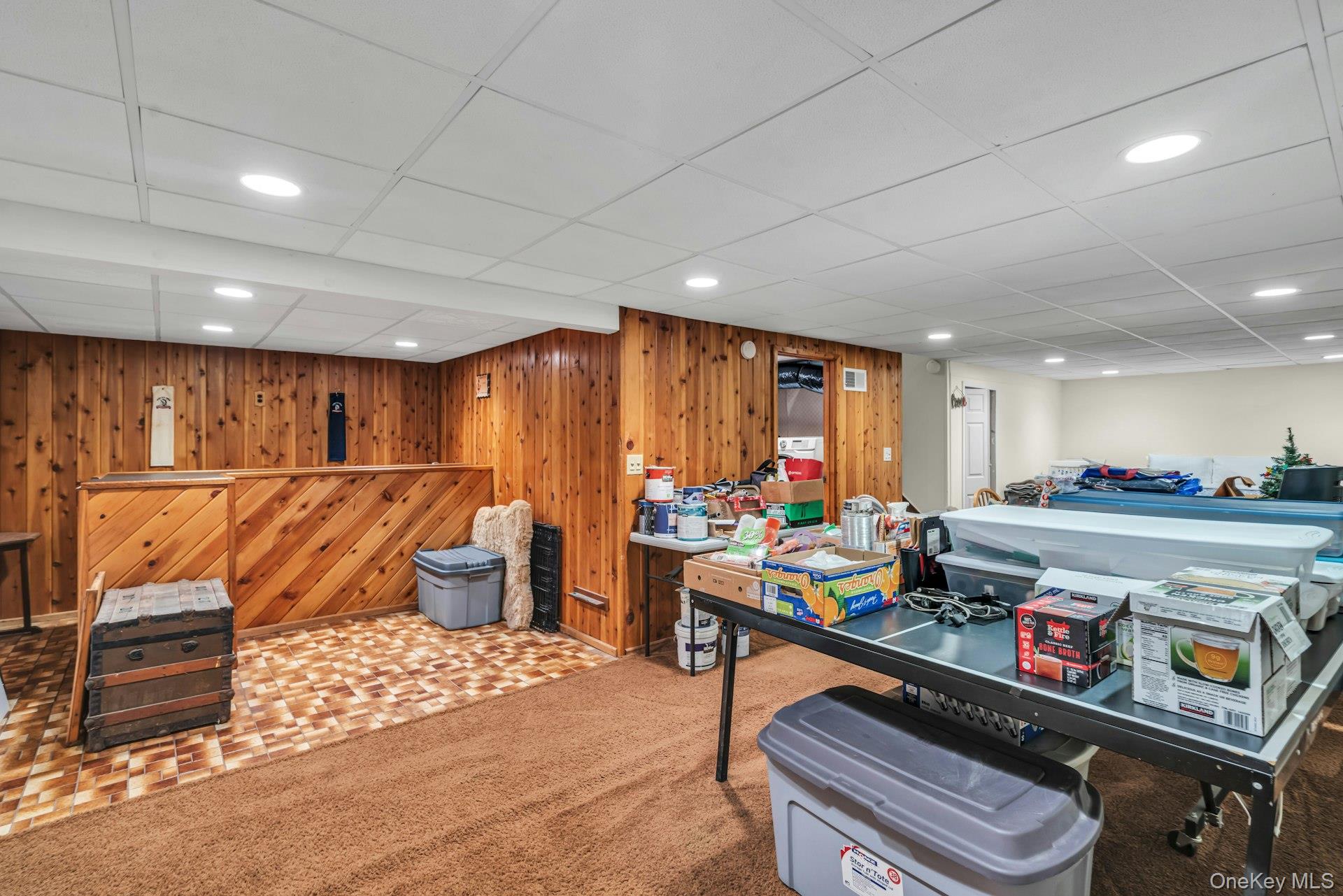 36 Summerwood Road, Holbrook, NY 11741