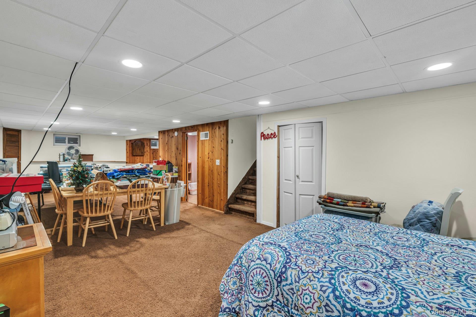 36 Summerwood Road, Holbrook, NY 11741