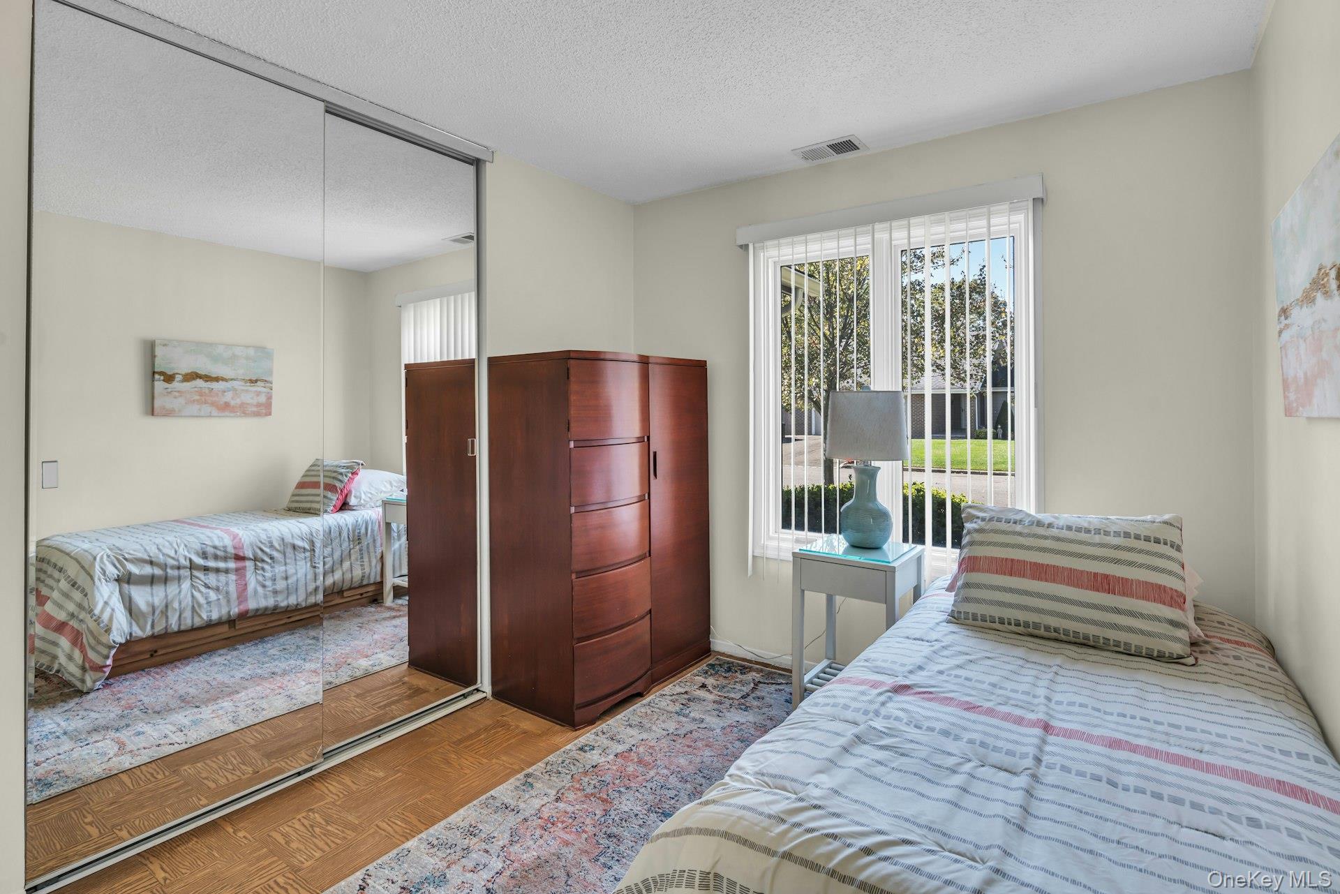 36 Summerwood Road, Holbrook, NY 11741