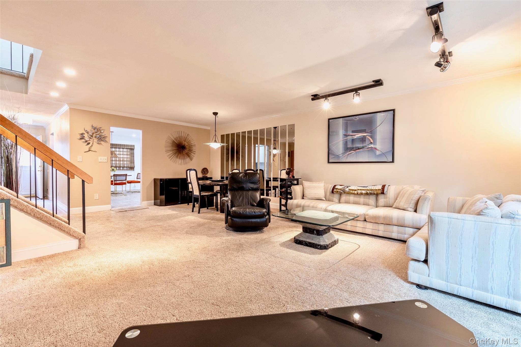 280 Franklin Avenue # 11, Franklin Square, NY 11010