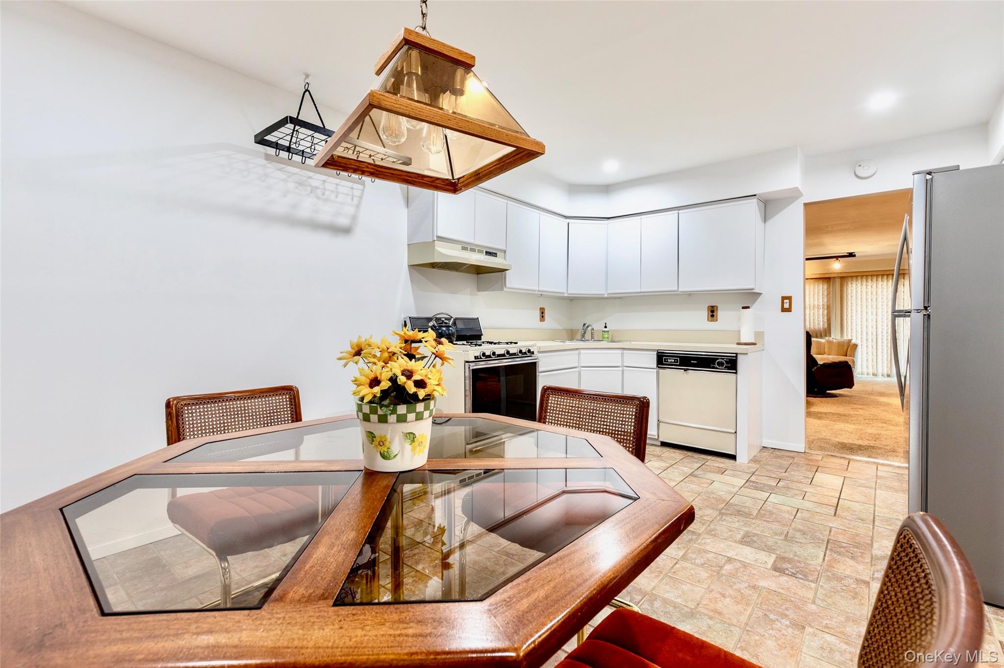 280 Franklin Avenue # 11, Franklin Square, NY 11010