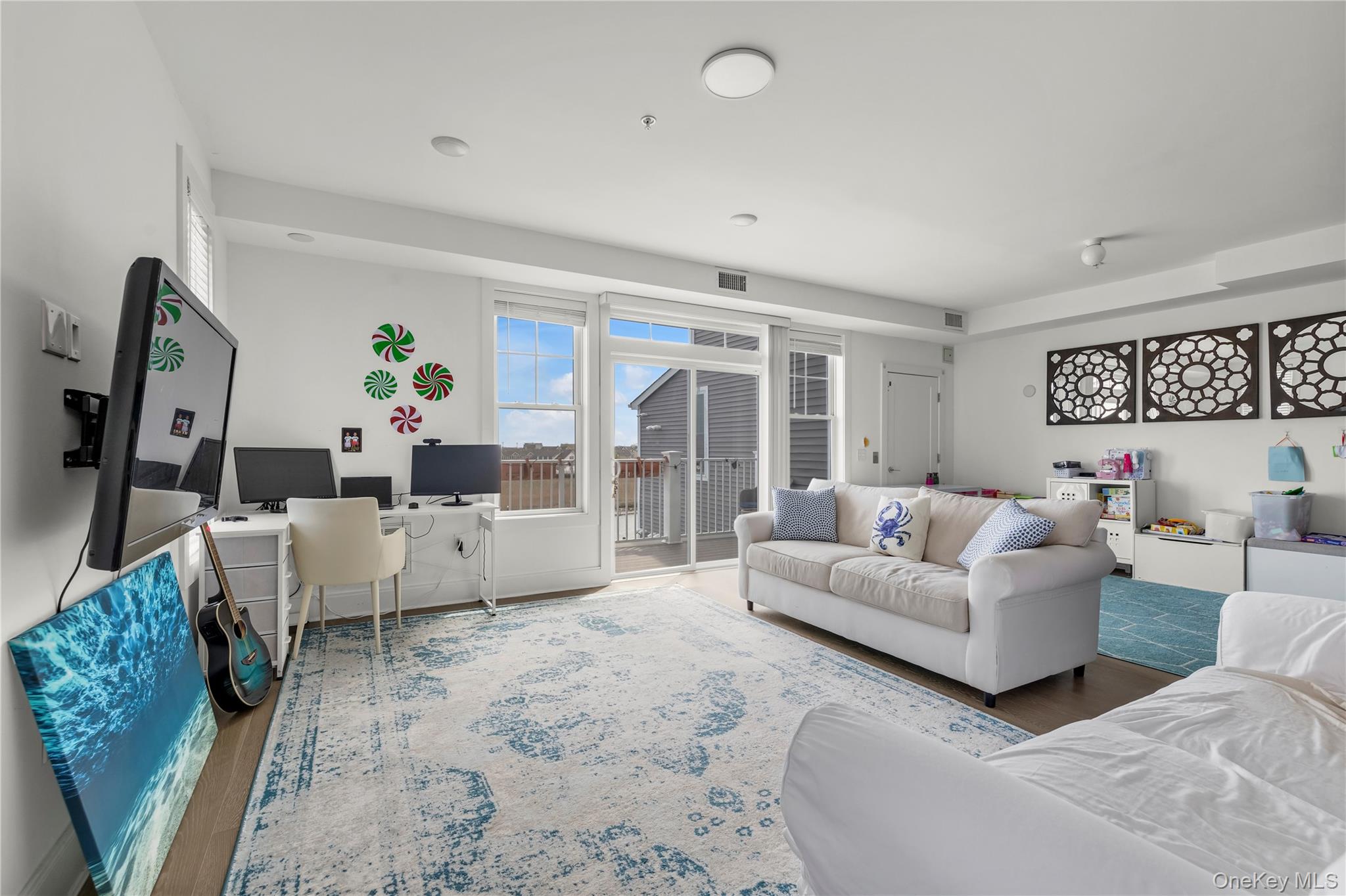 322 Marina Point, East Rockaway, NY 11518