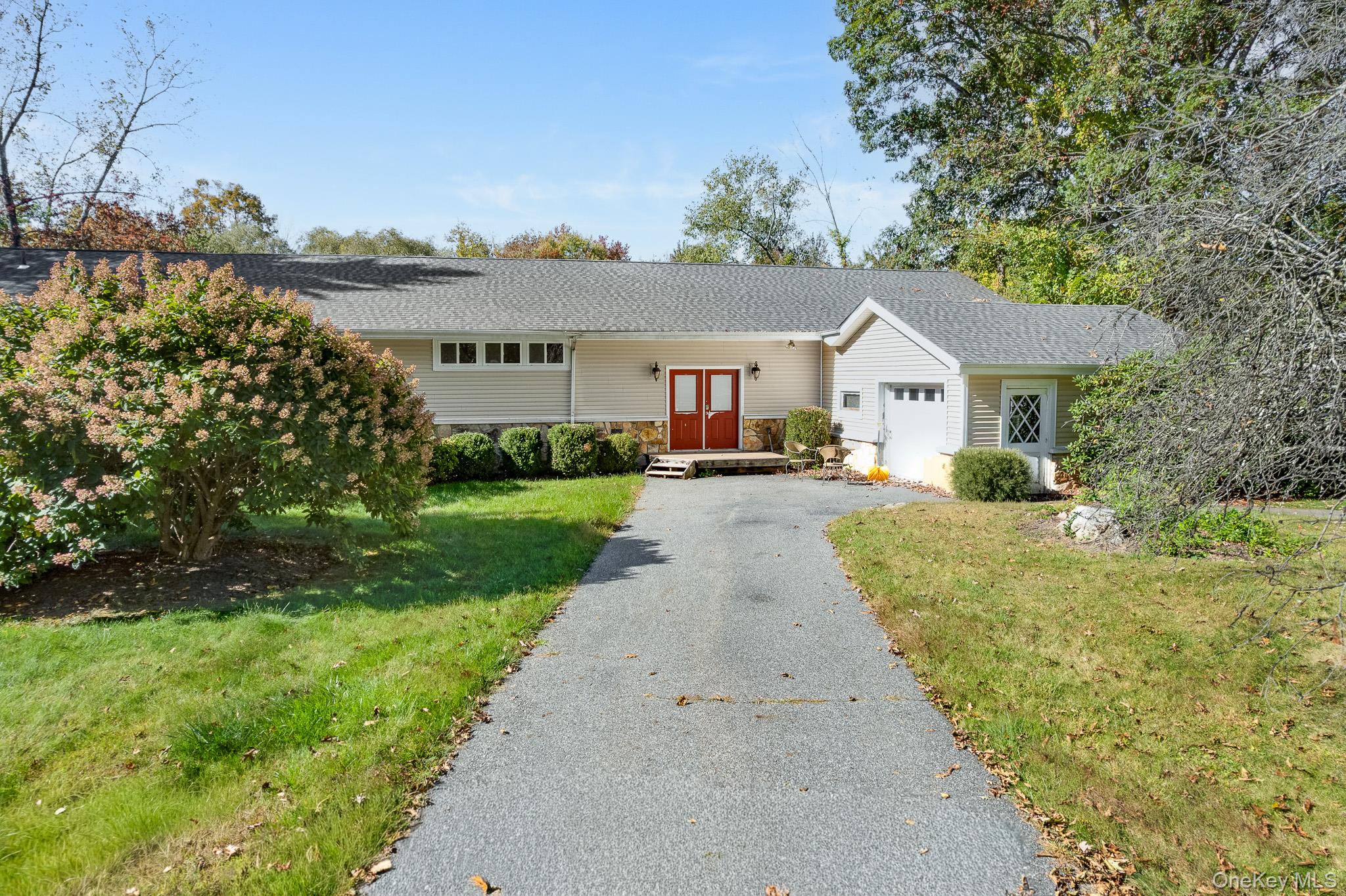 553 Hosner Mountain Road, Stormville, NY 12582