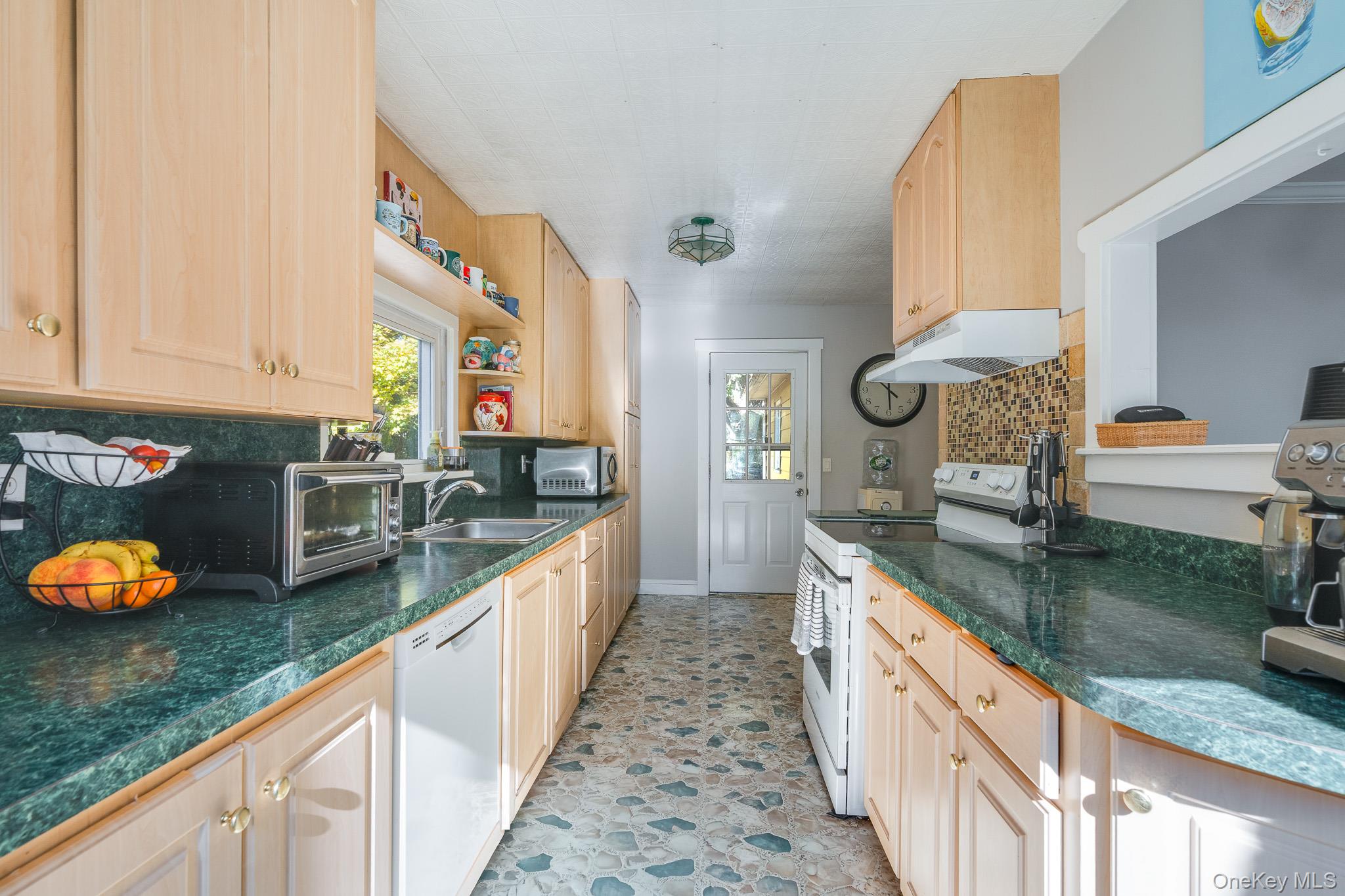 553 Hosner Mountain Road, Stormville, NY 12582