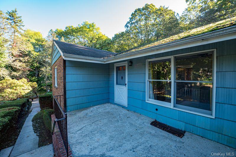 562 Old Bridge Road, Northport, NY 11768