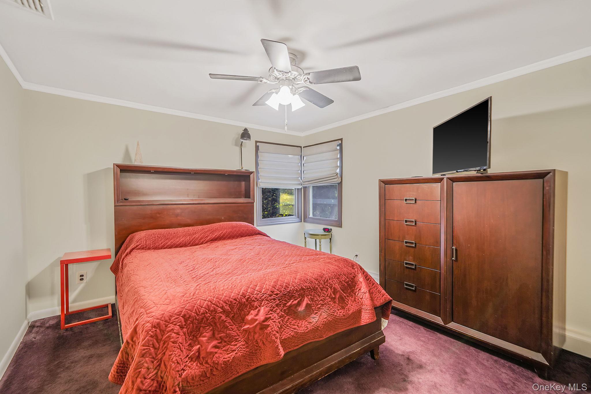 430 14th Street, West Babylon, NY 11704