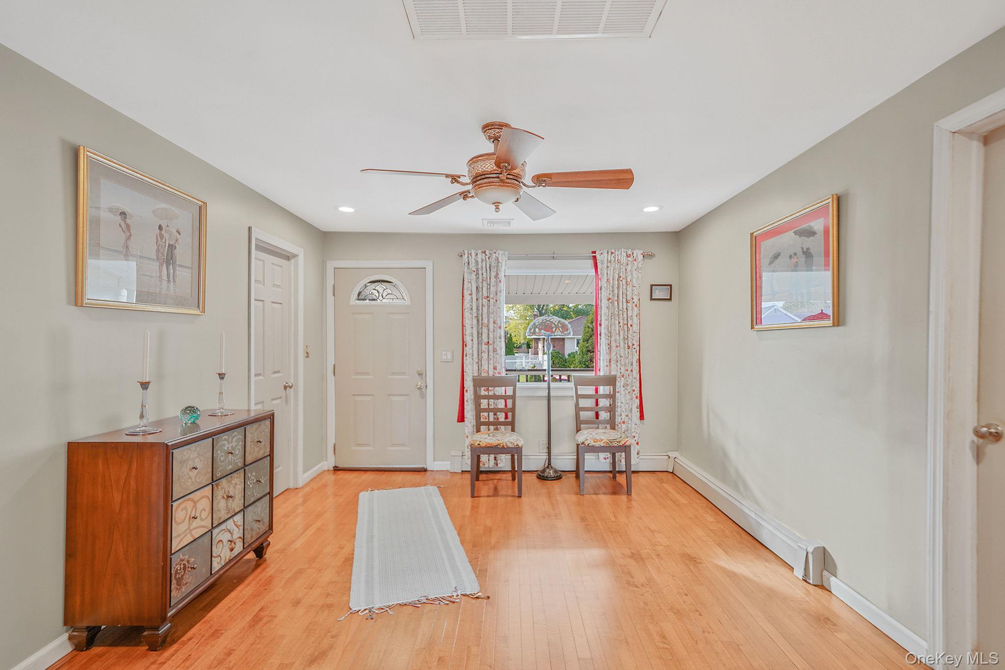 430 14th Street, West Babylon, NY 11704