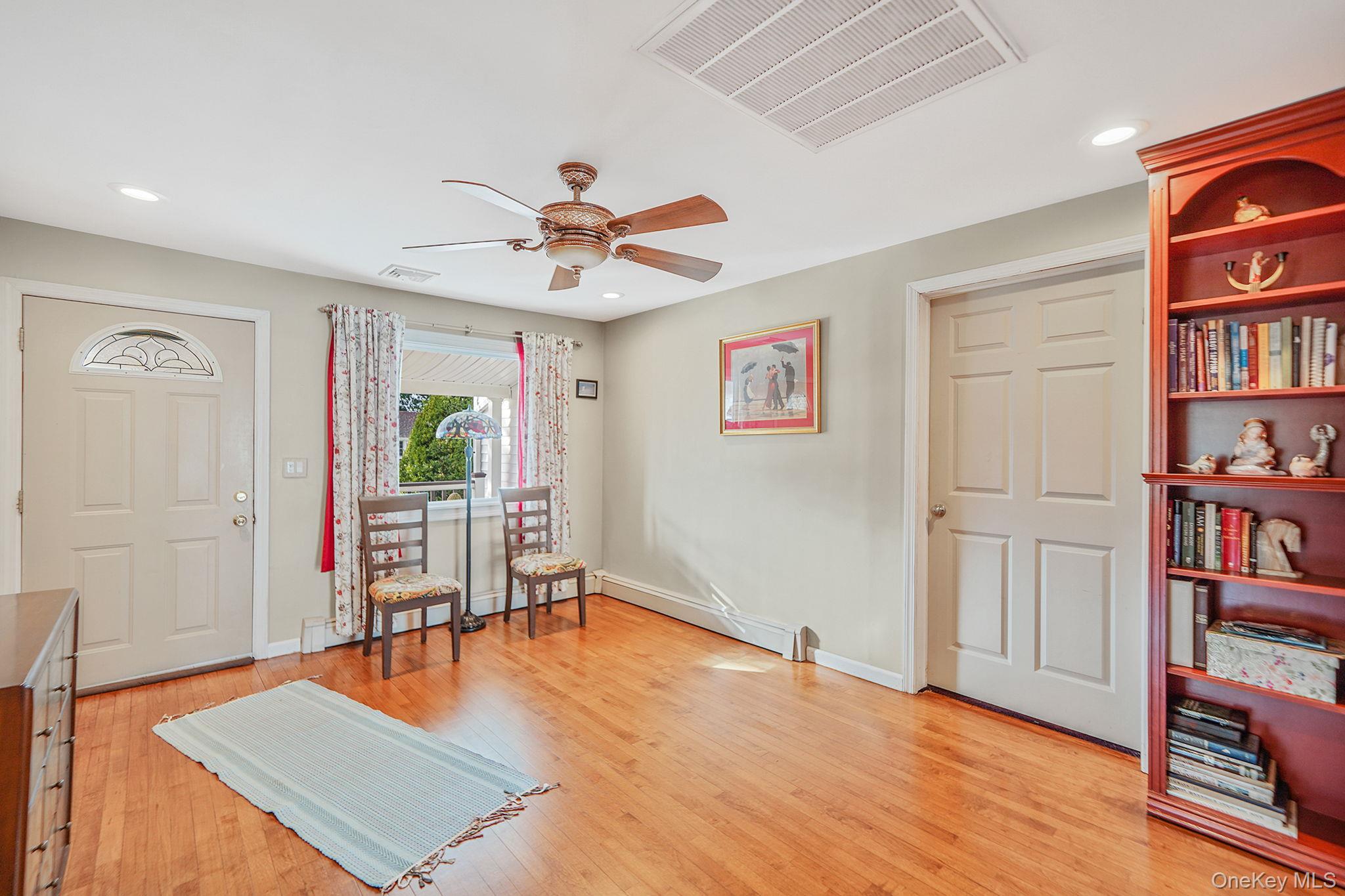 430 14th Street, West Babylon, NY 11704