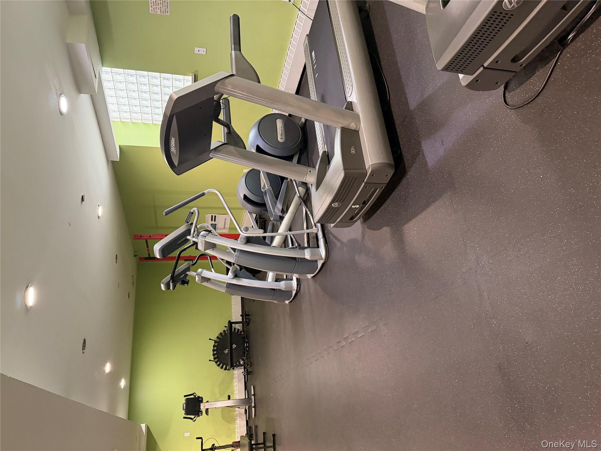 25 W Broadway # 415, Long Beach, NY 11561