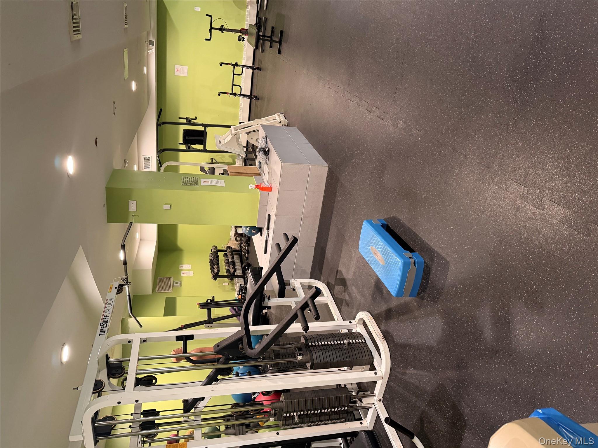 25 W Broadway # 415, Long Beach, NY 11561