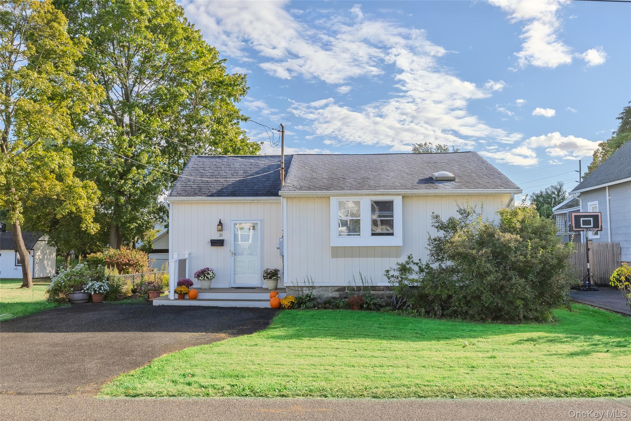 26 Sawyer Avenue, West Babylon, NY 11704