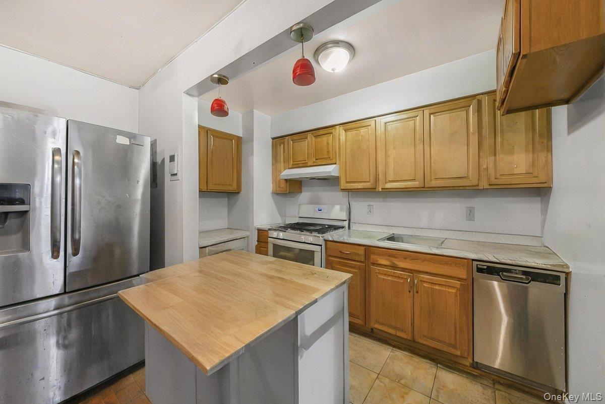 86-16 60th Ave # 2B, Elmhurst, NY 11373