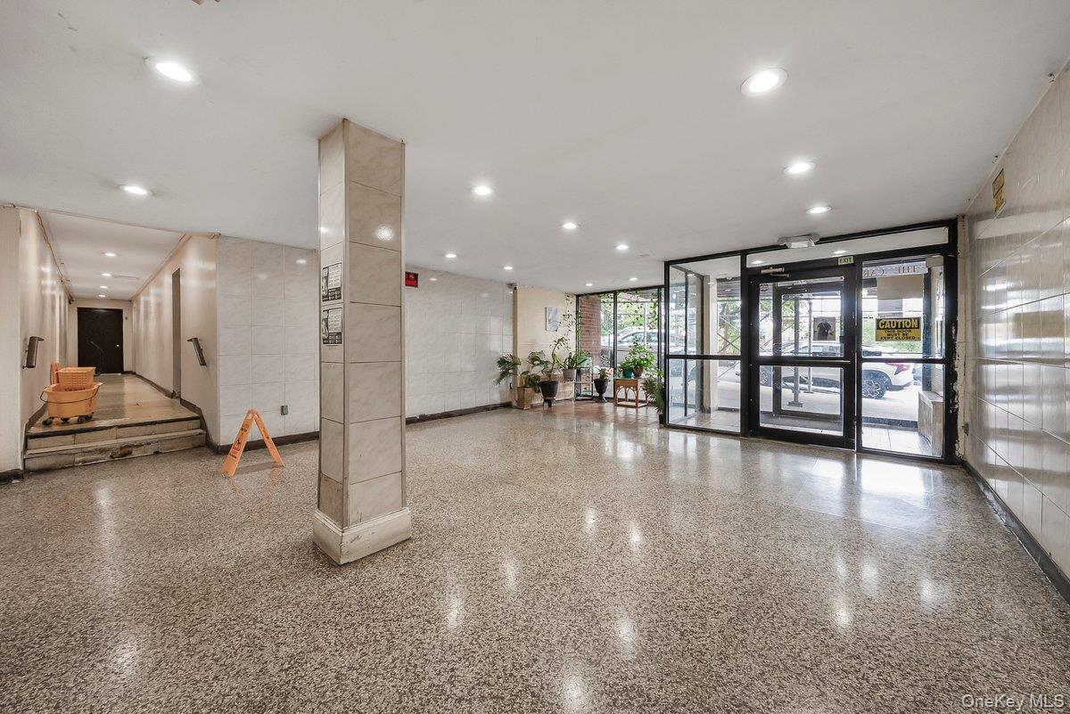 86-16 60th Ave # 2B, Elmhurst, NY 11373