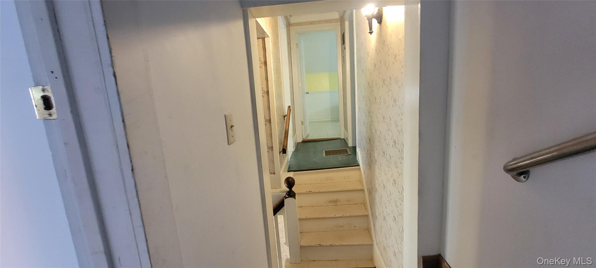 22 Washington Avenue, Highland, NY 12528