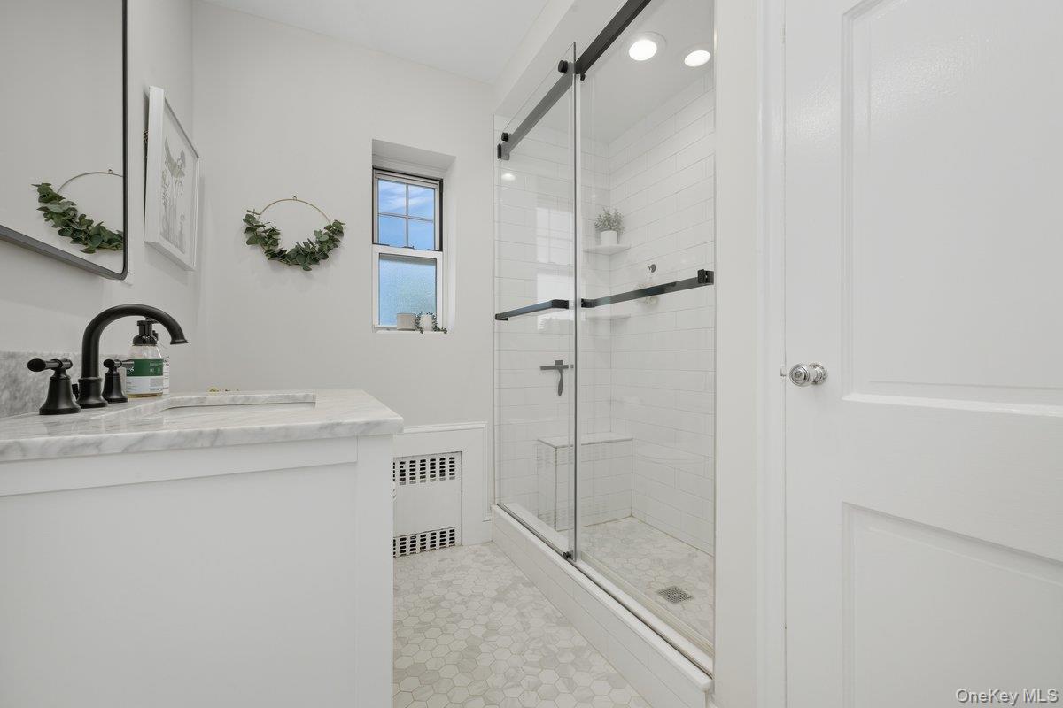 51 Lincoln Avenue # D21, Rockville Centre, NY 11570