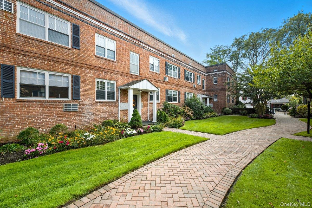 51 Lincoln Avenue # D21, Rockville Centre, NY 11570