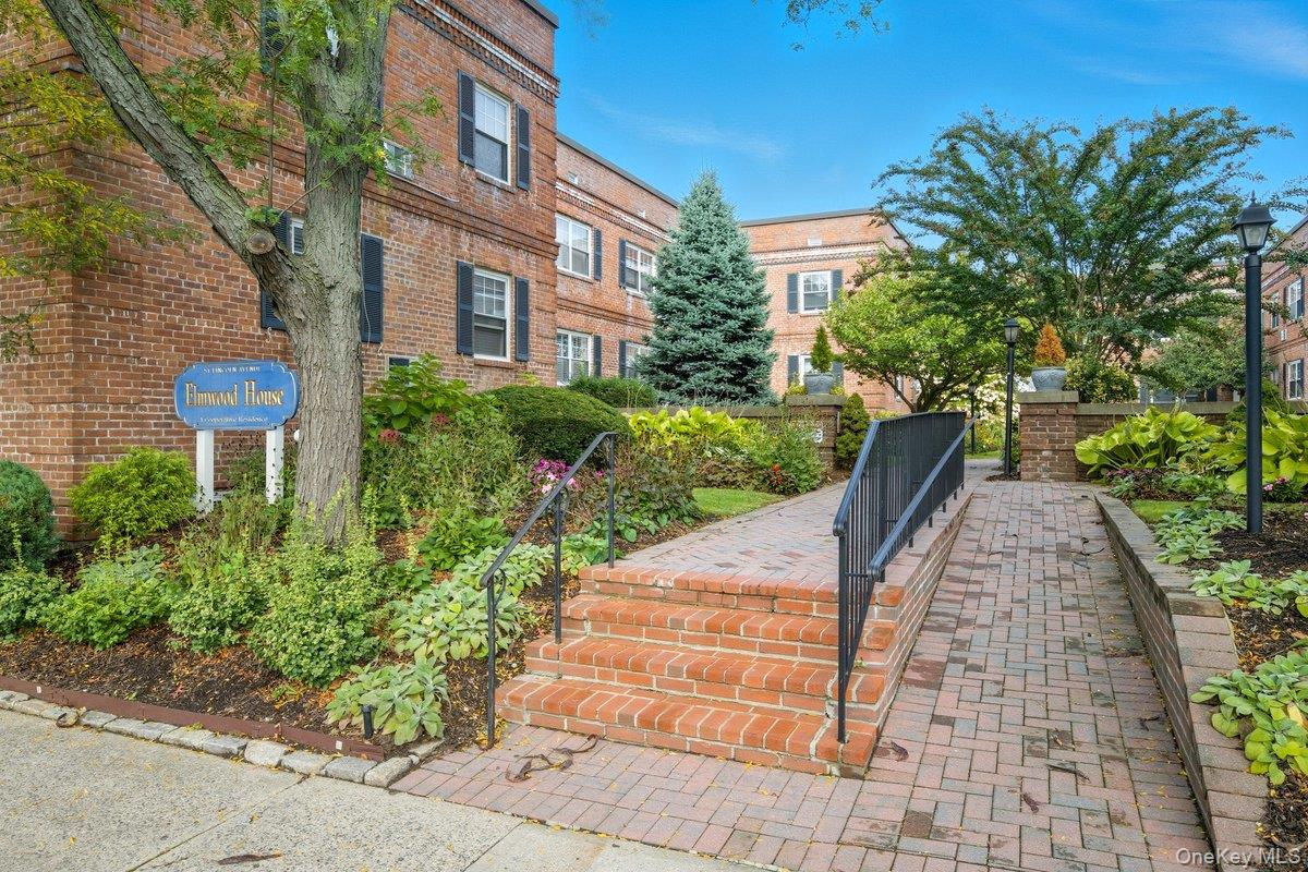 51 Lincoln Avenue # D21, Rockville Centre, NY 11570