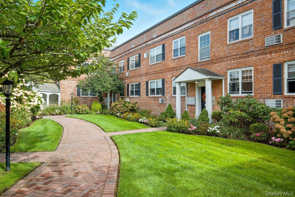 51 Lincoln Avenue # D21, Rockville Centre, NY 11570