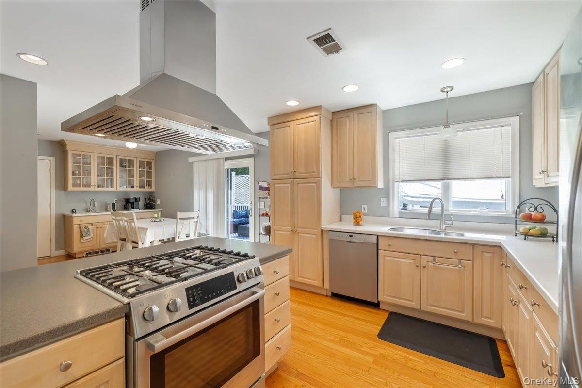 21 Van Orden Avenue, Suffern, NY 10901