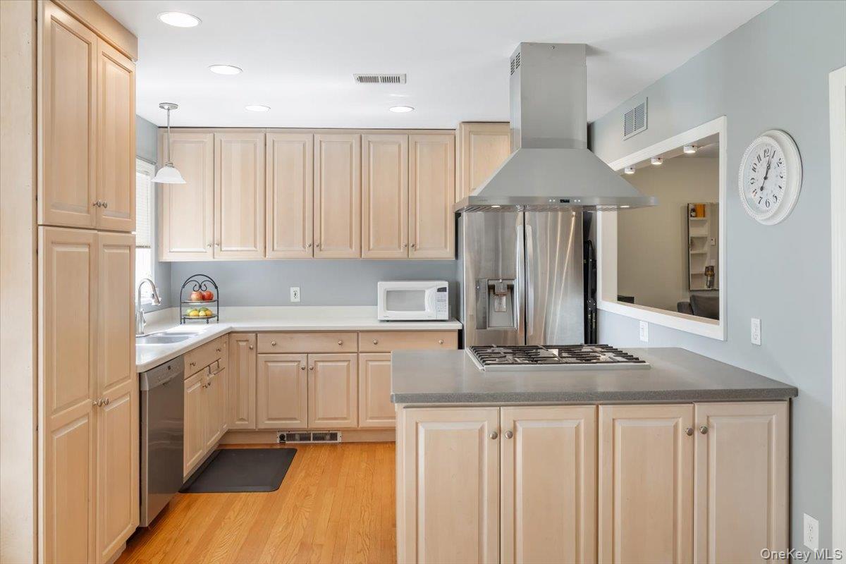 21 Van Orden Avenue, Suffern, NY 10901