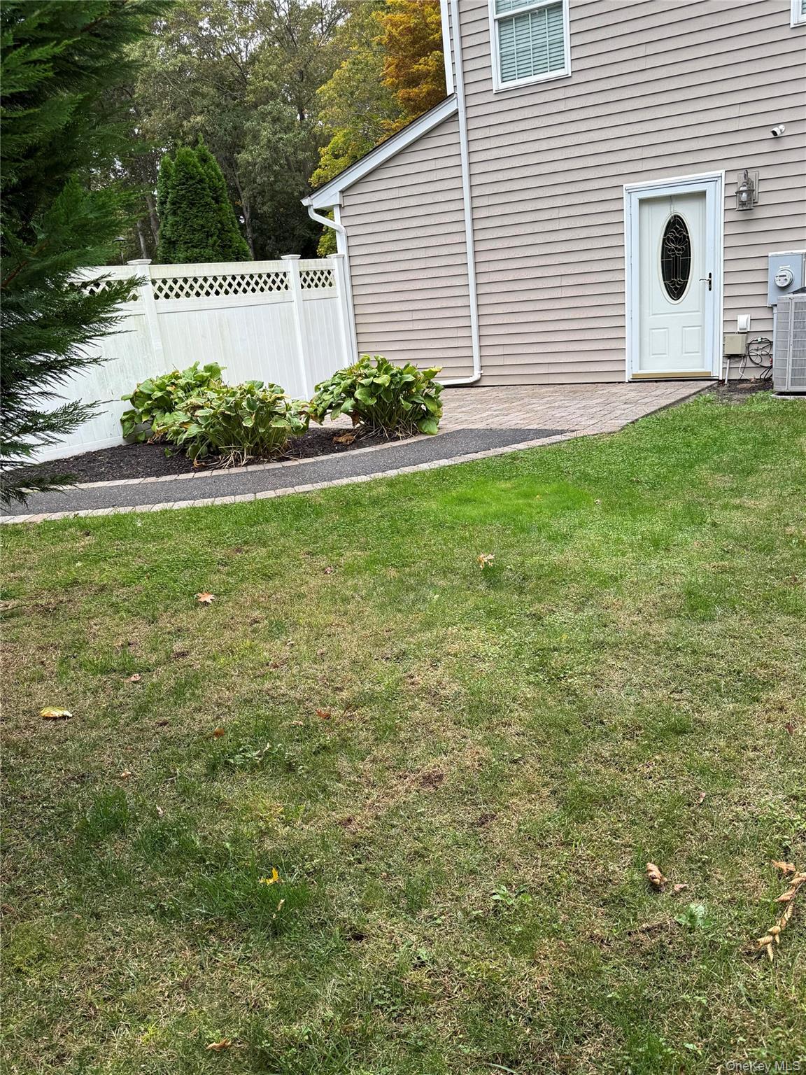 38 Chelsea Drive, Mount Sinai, NY 11766