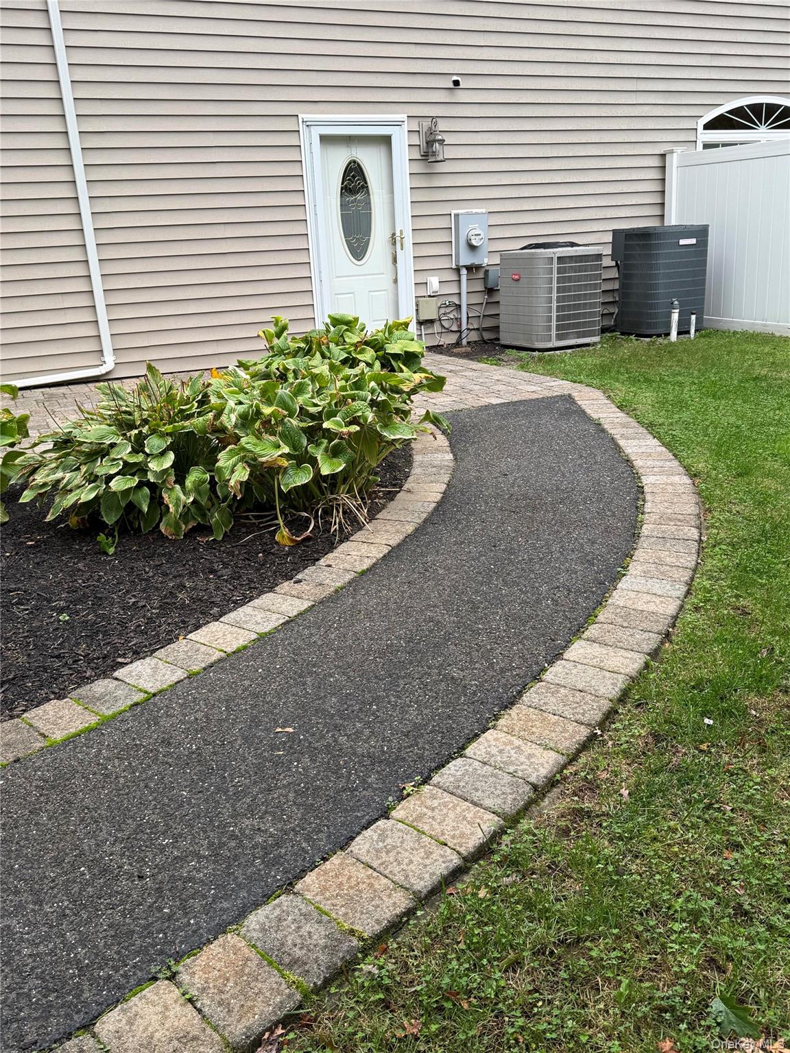 38 Chelsea Drive, Mount Sinai, NY 11766