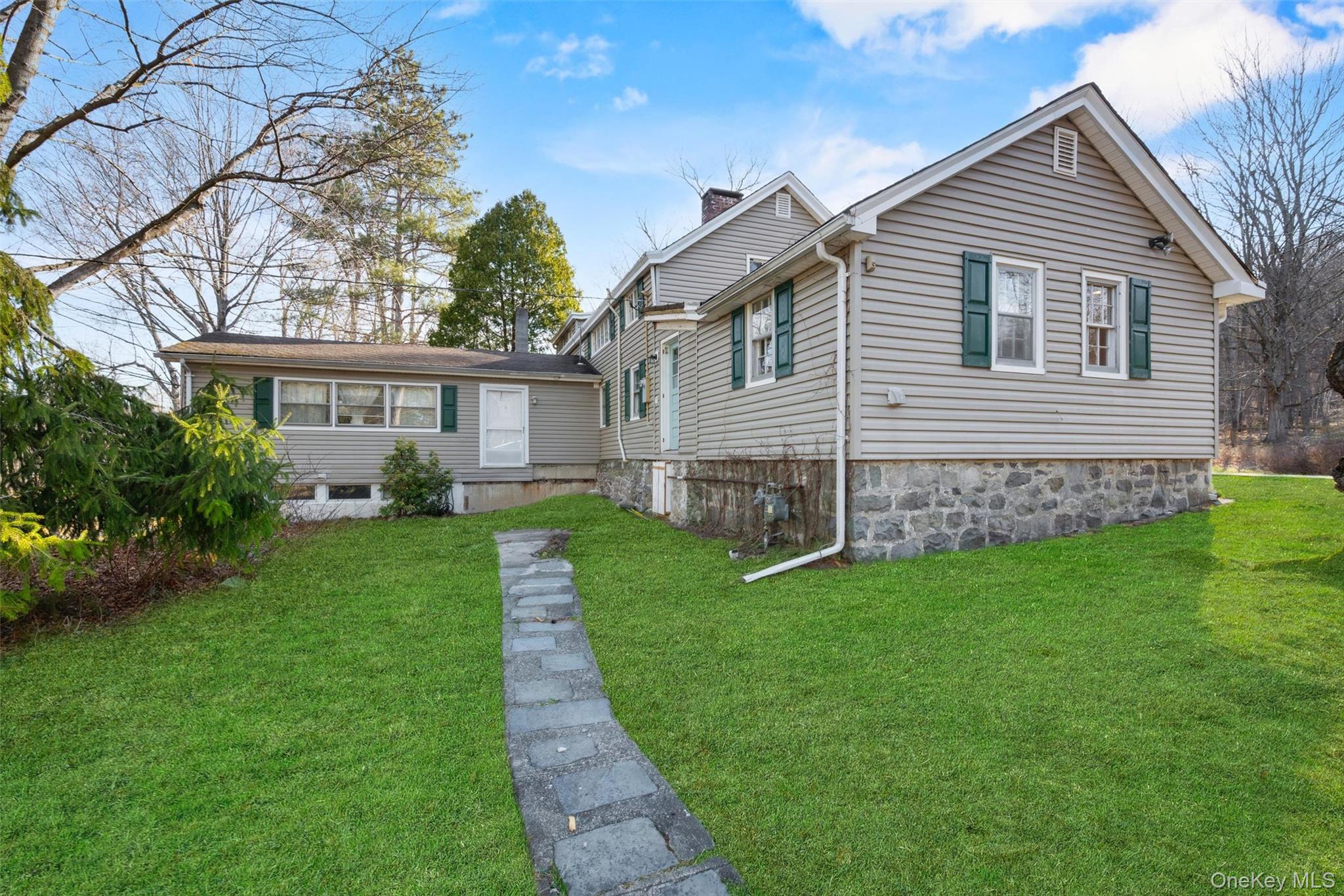 75 Old Minisink Trail, Goshen, NY 10924