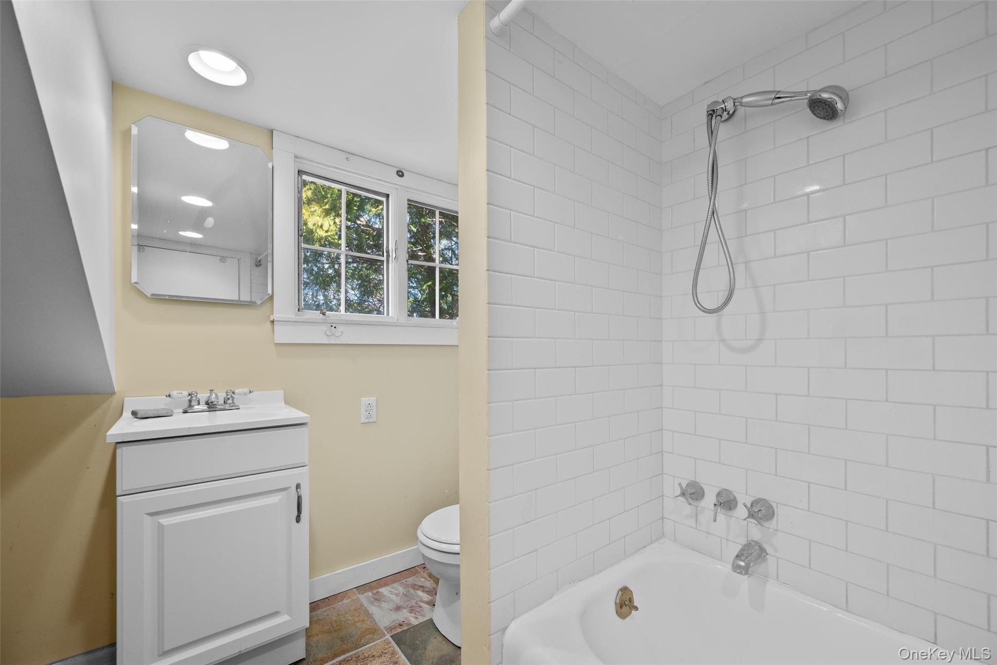 75 Old Minisink Trail, Goshen, NY 10924