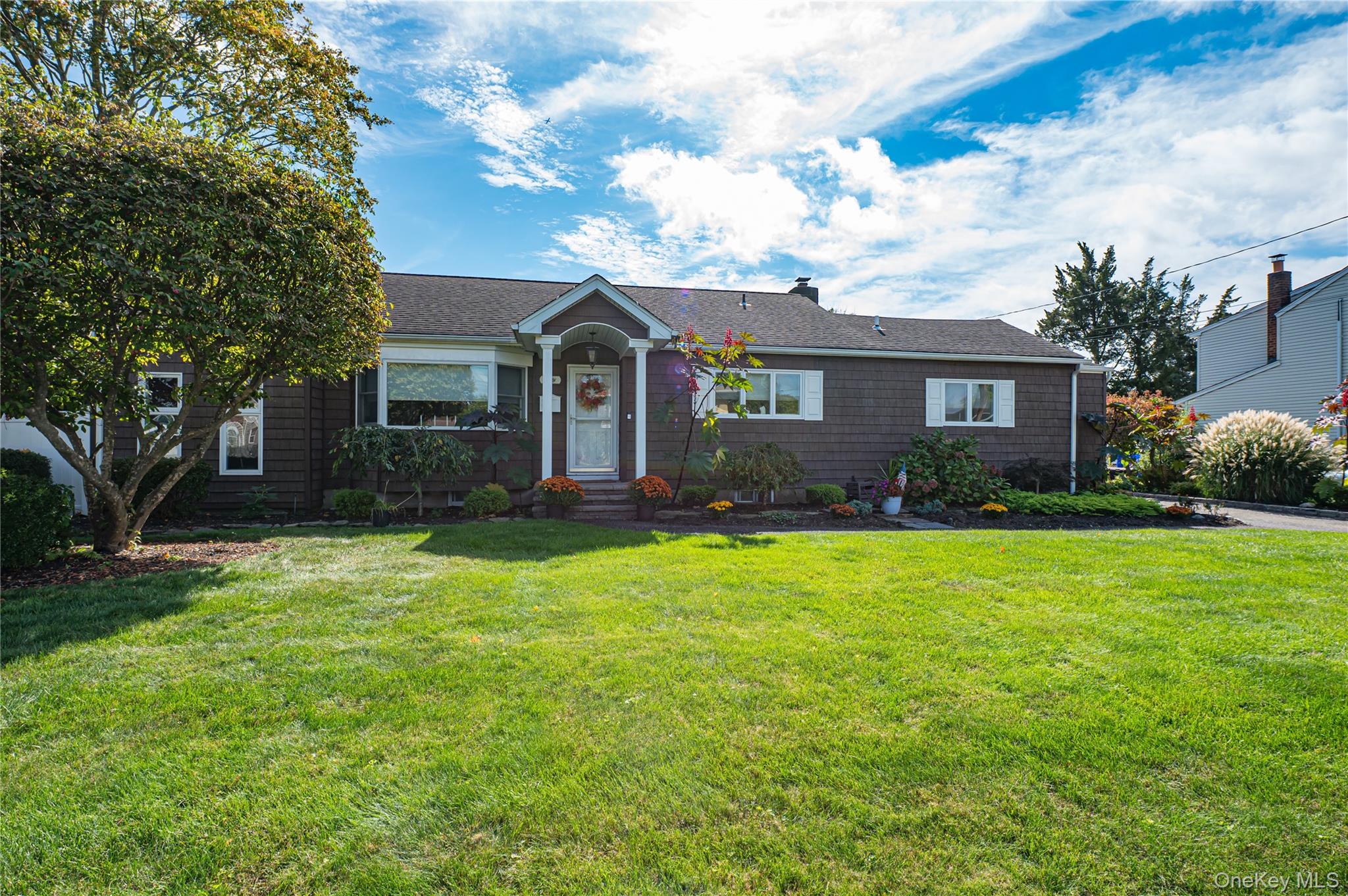 60 White Street, North Babylon, NY 11703