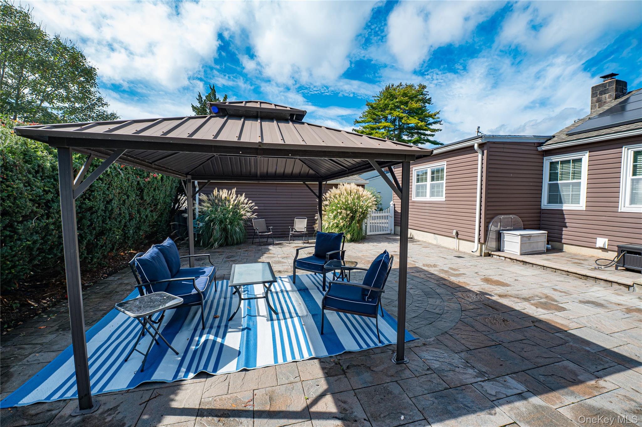 60 White Street, North Babylon, NY 11703