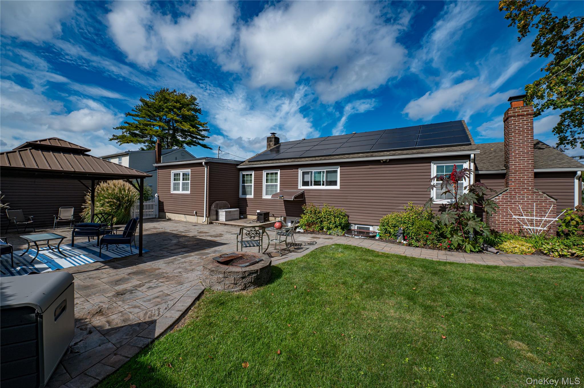 60 White Street, North Babylon, NY 11703