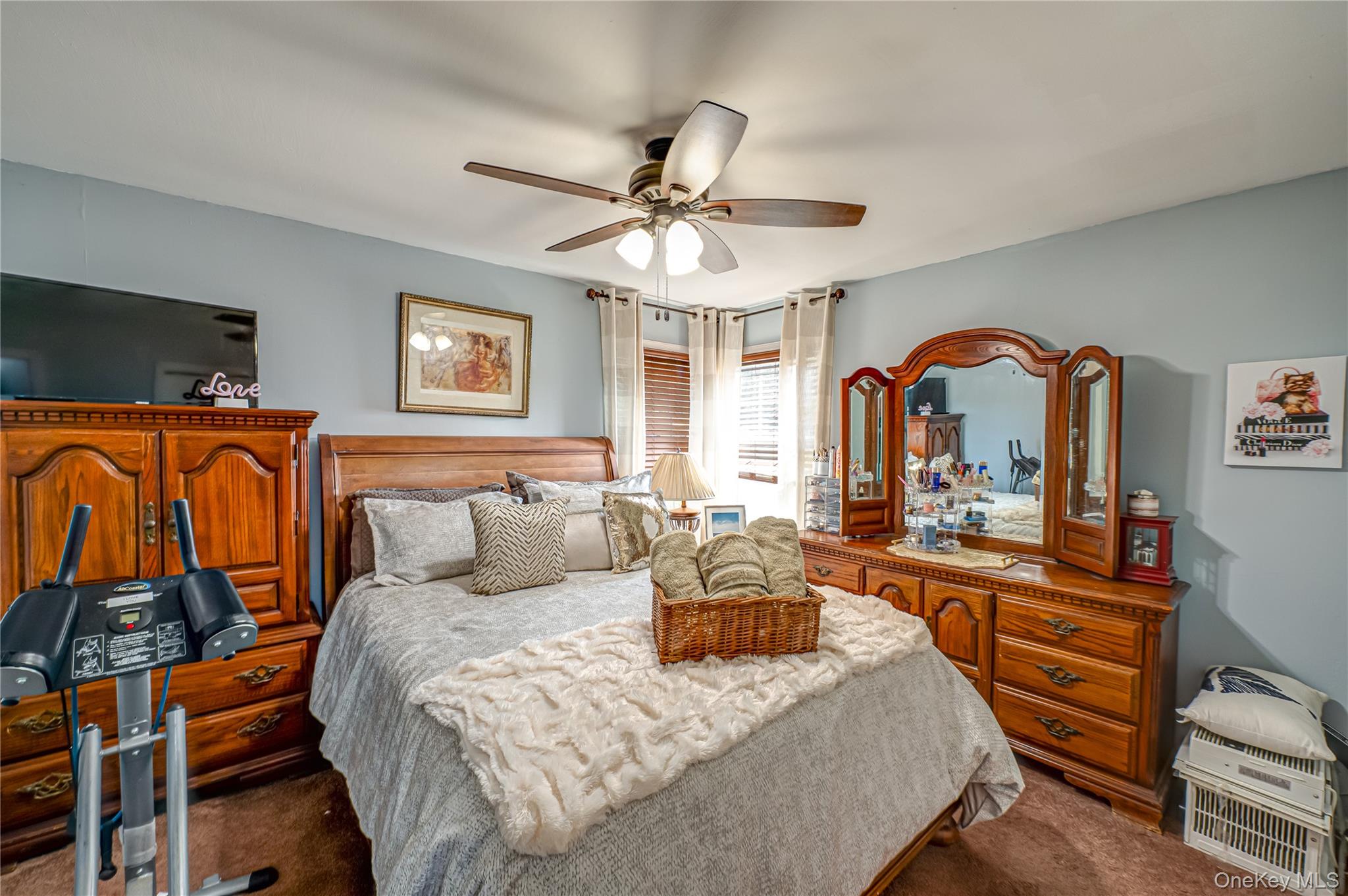 60 White Street, North Babylon, NY 11703