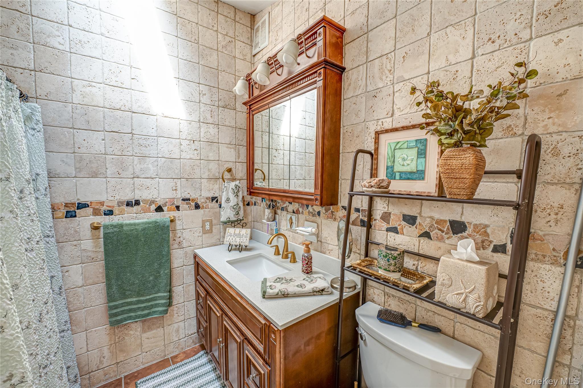 60 White Street, North Babylon, NY 11703