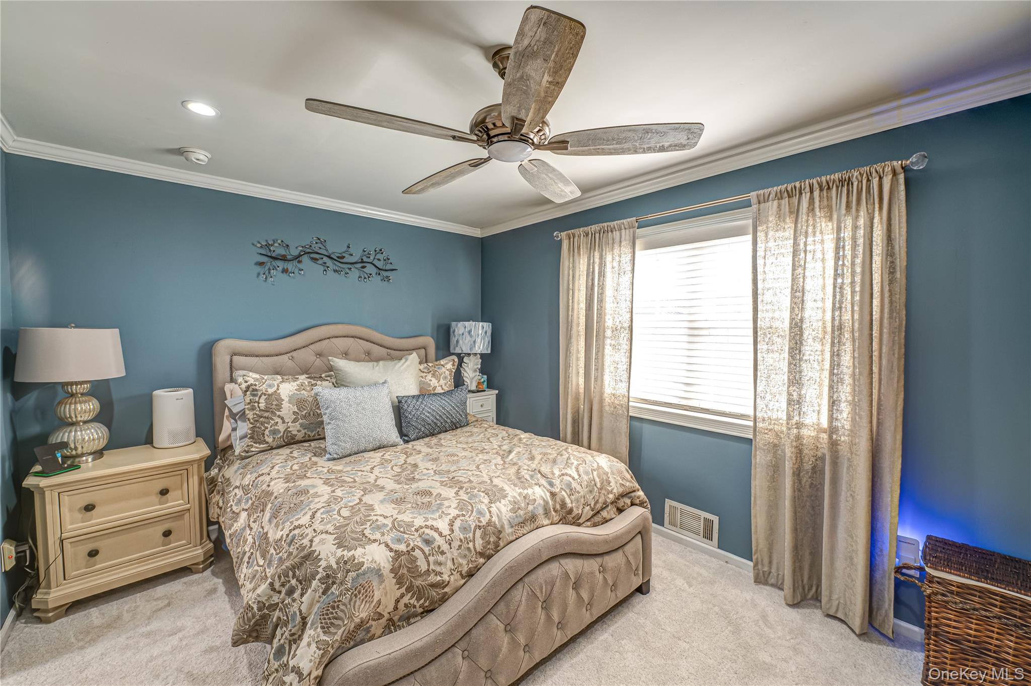 60 White Street, North Babylon, NY 11703