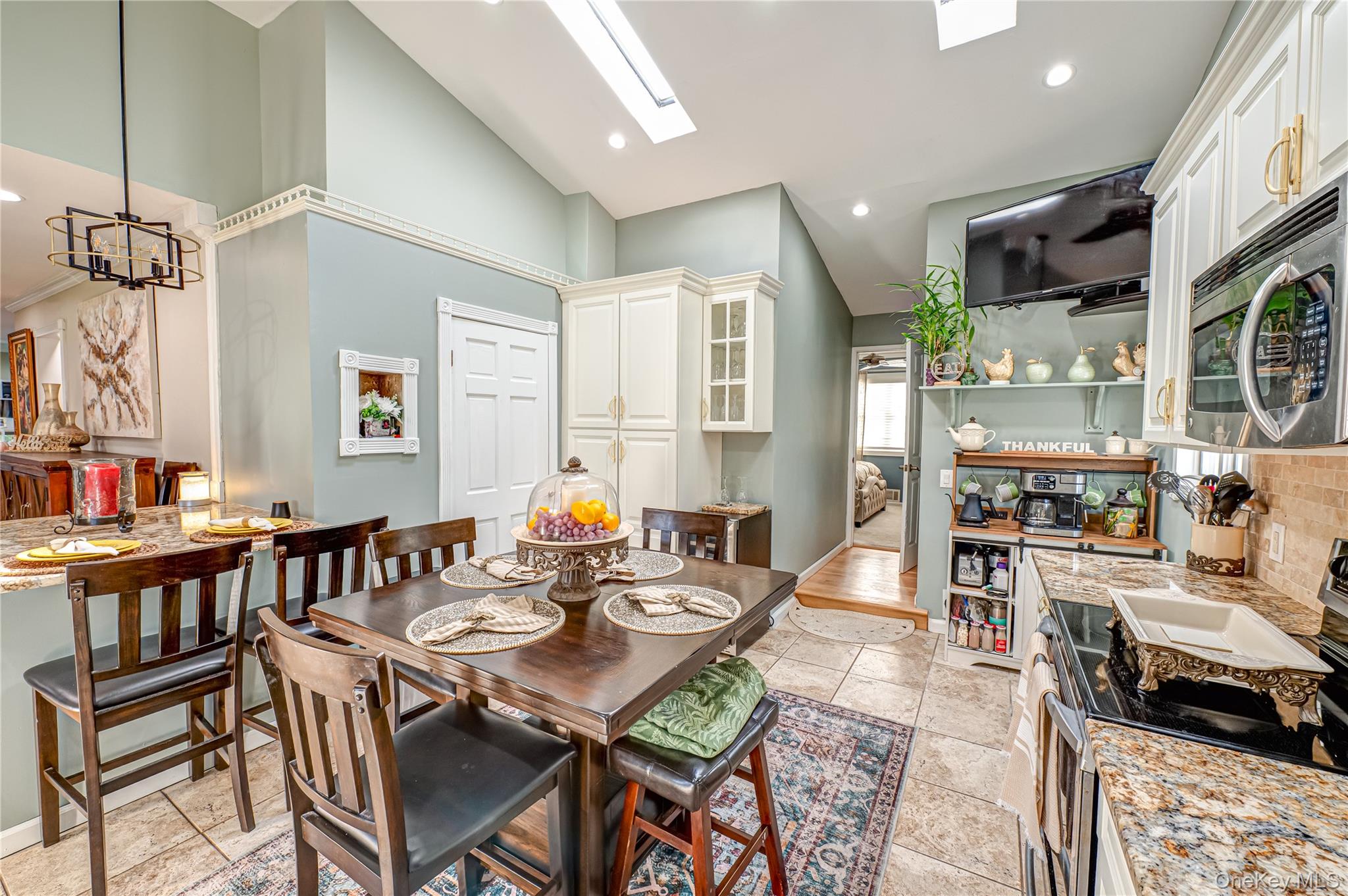 60 White Street, North Babylon, NY 11703