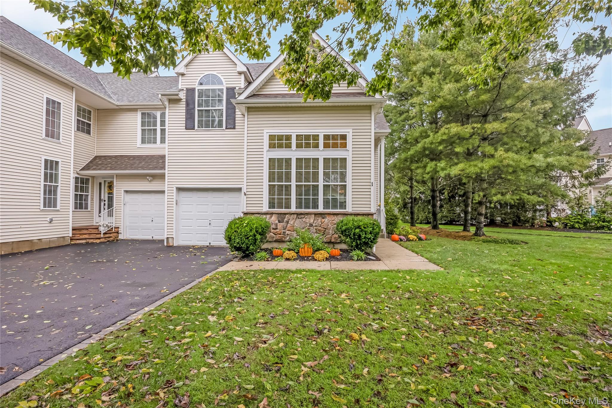 1 Central Park Boulevard, Bohemia, NY 11716