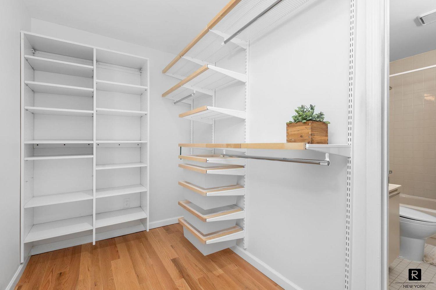 8 Deepwater Way # 63, Bronx, NY 10464