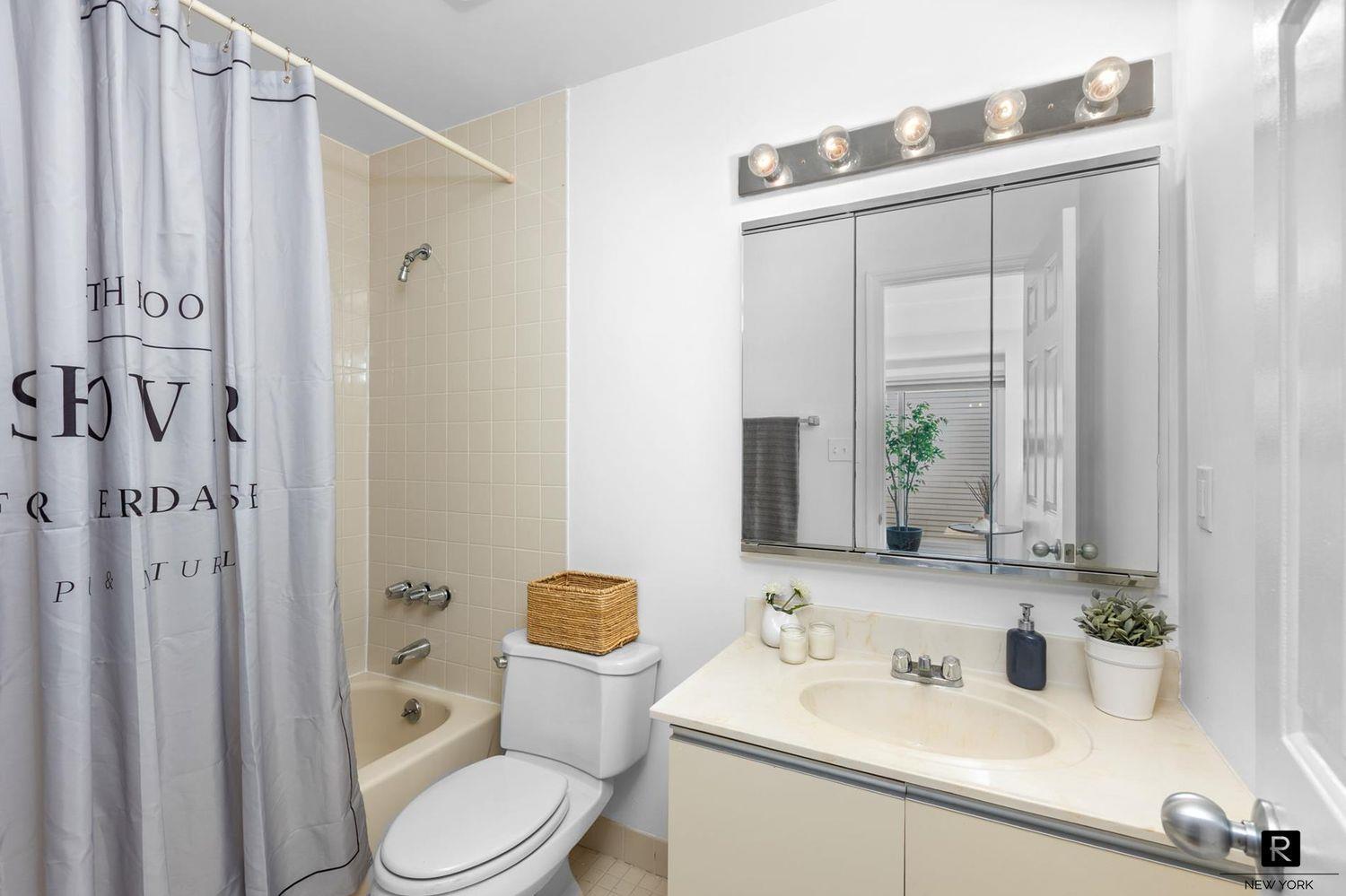 8 Deepwater Way # 63, Bronx, NY 10464