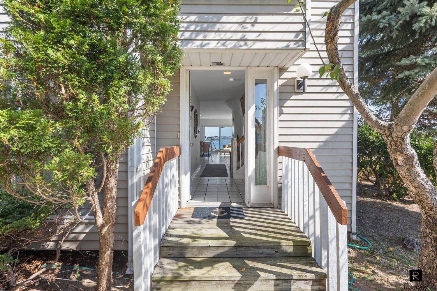 8 Deepwater Way # 63, Bronx, NY 10464