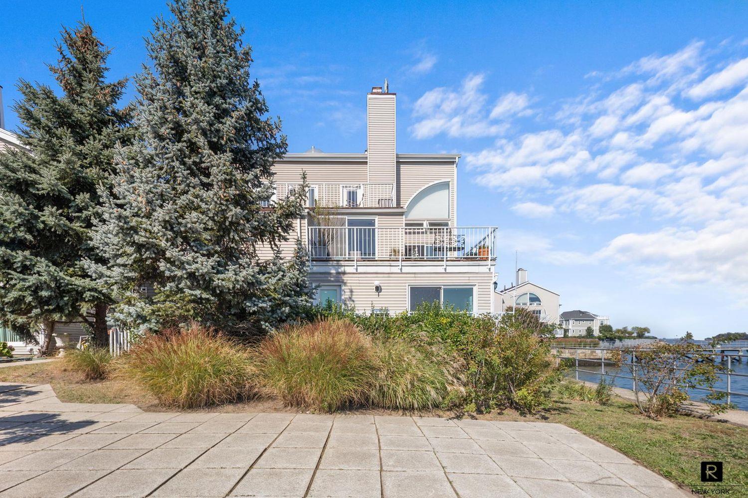 8 Deepwater Way # 63, Bronx, NY 10464