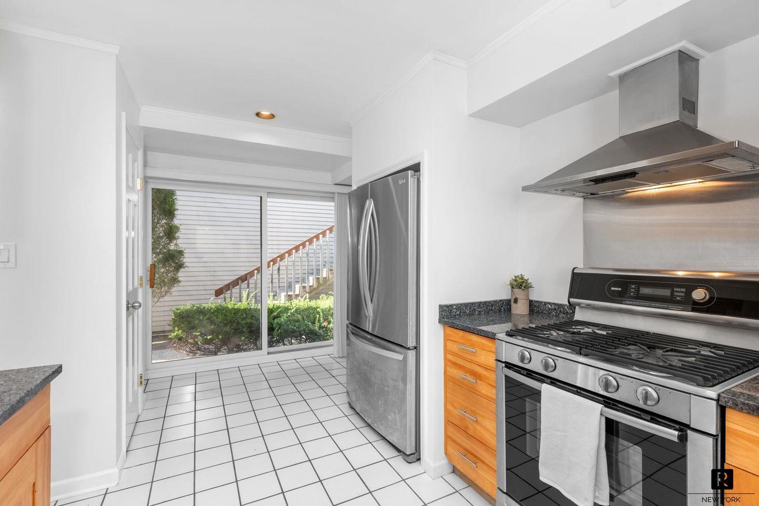 8 Deepwater Way # 63, Bronx, NY 10464