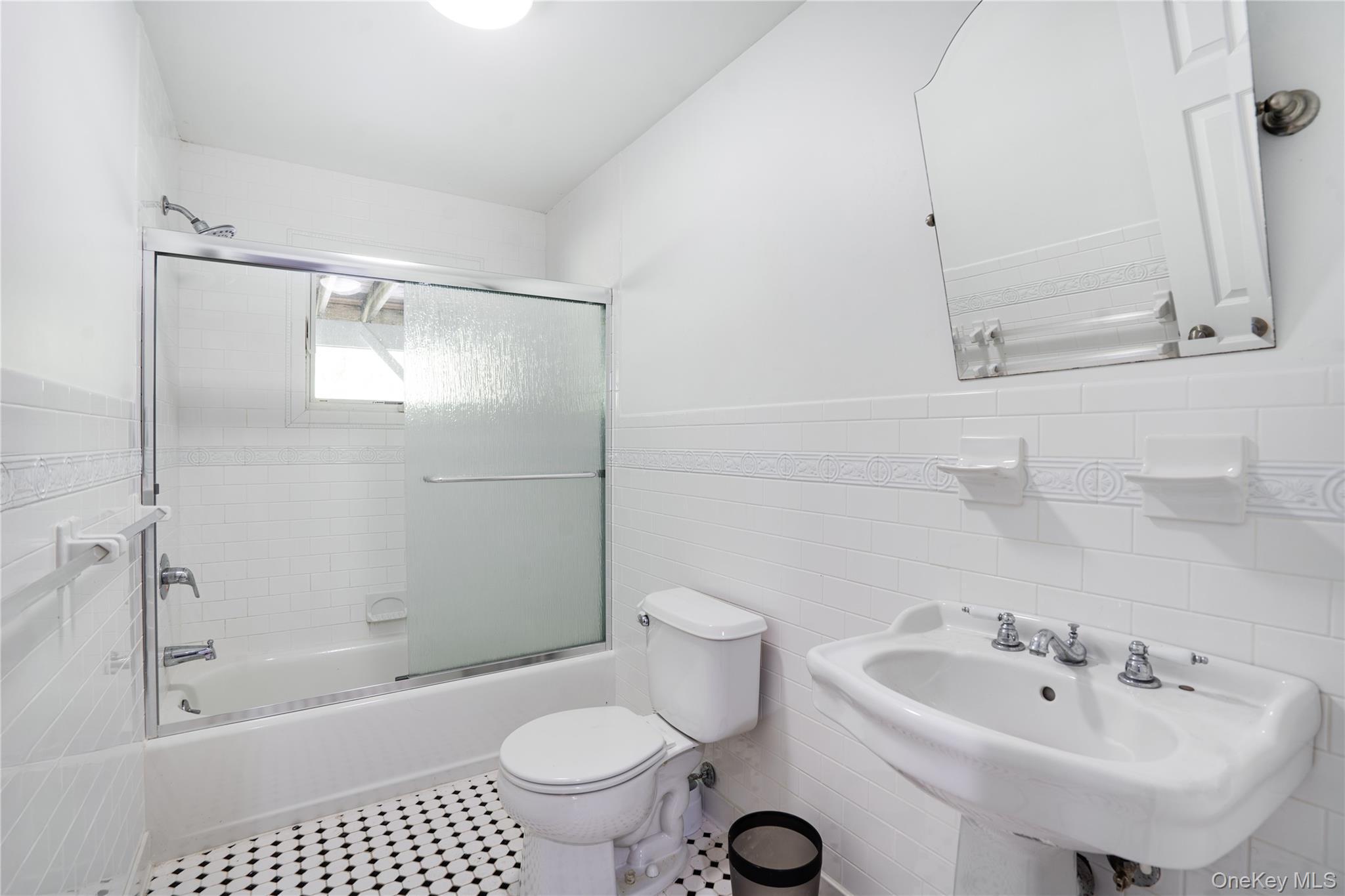 4 bayview avenue, Shelter Island Heights, NY 11946