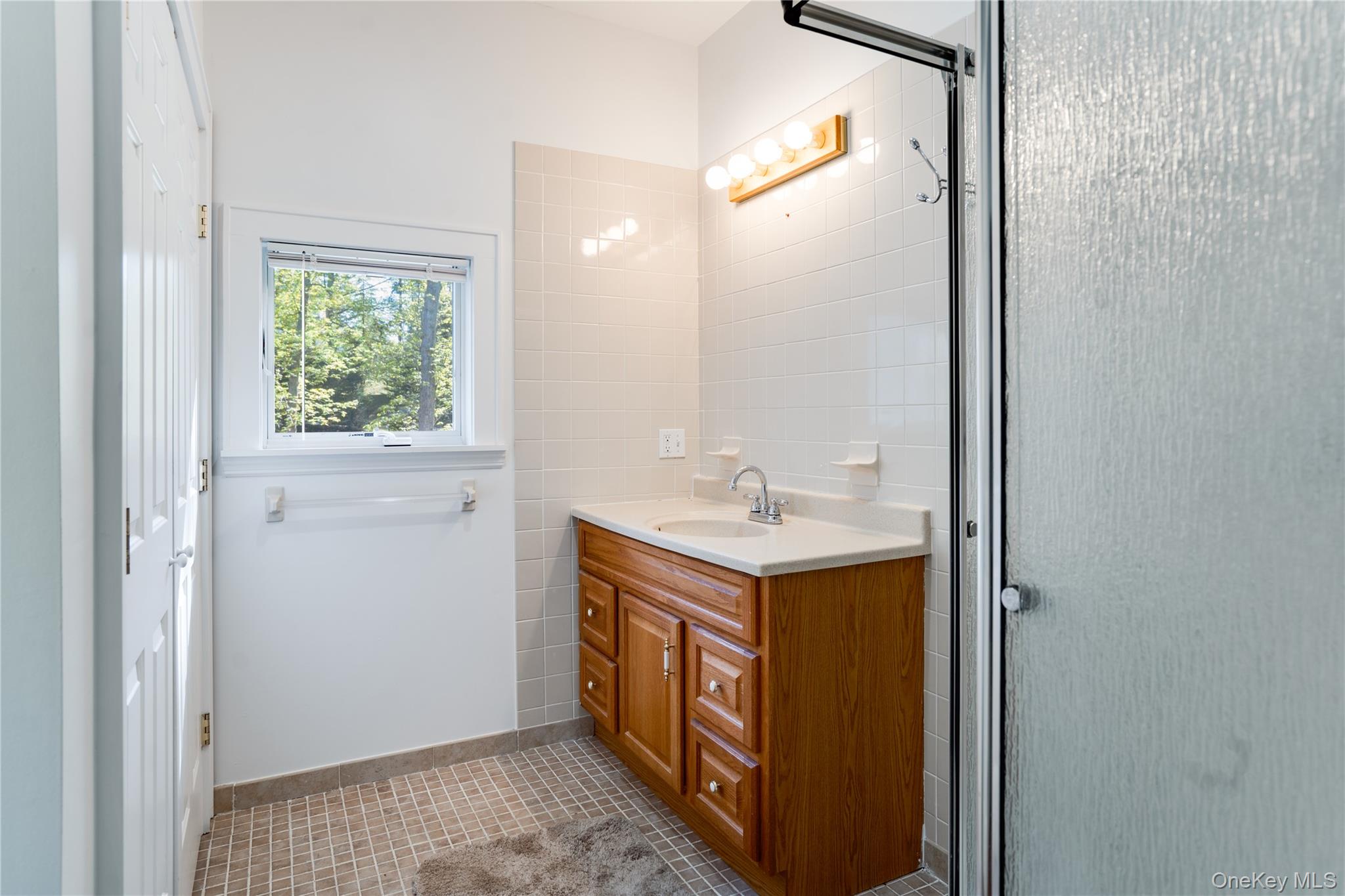 4 bayview avenue, Shelter Island Heights, NY 11946